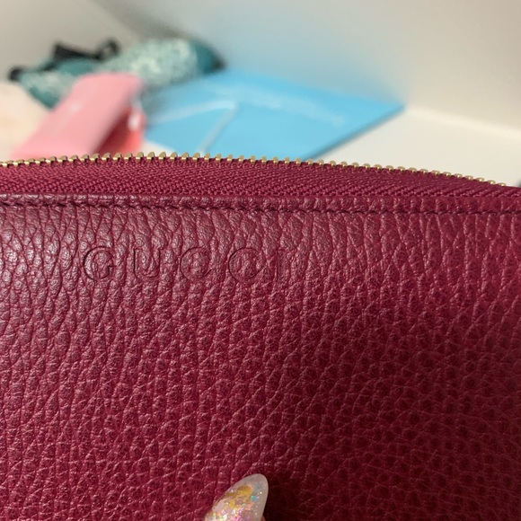 ▪️GUCCI▪️ Beautiful Authentic BNWOT wallet. - Picture 8 of 8